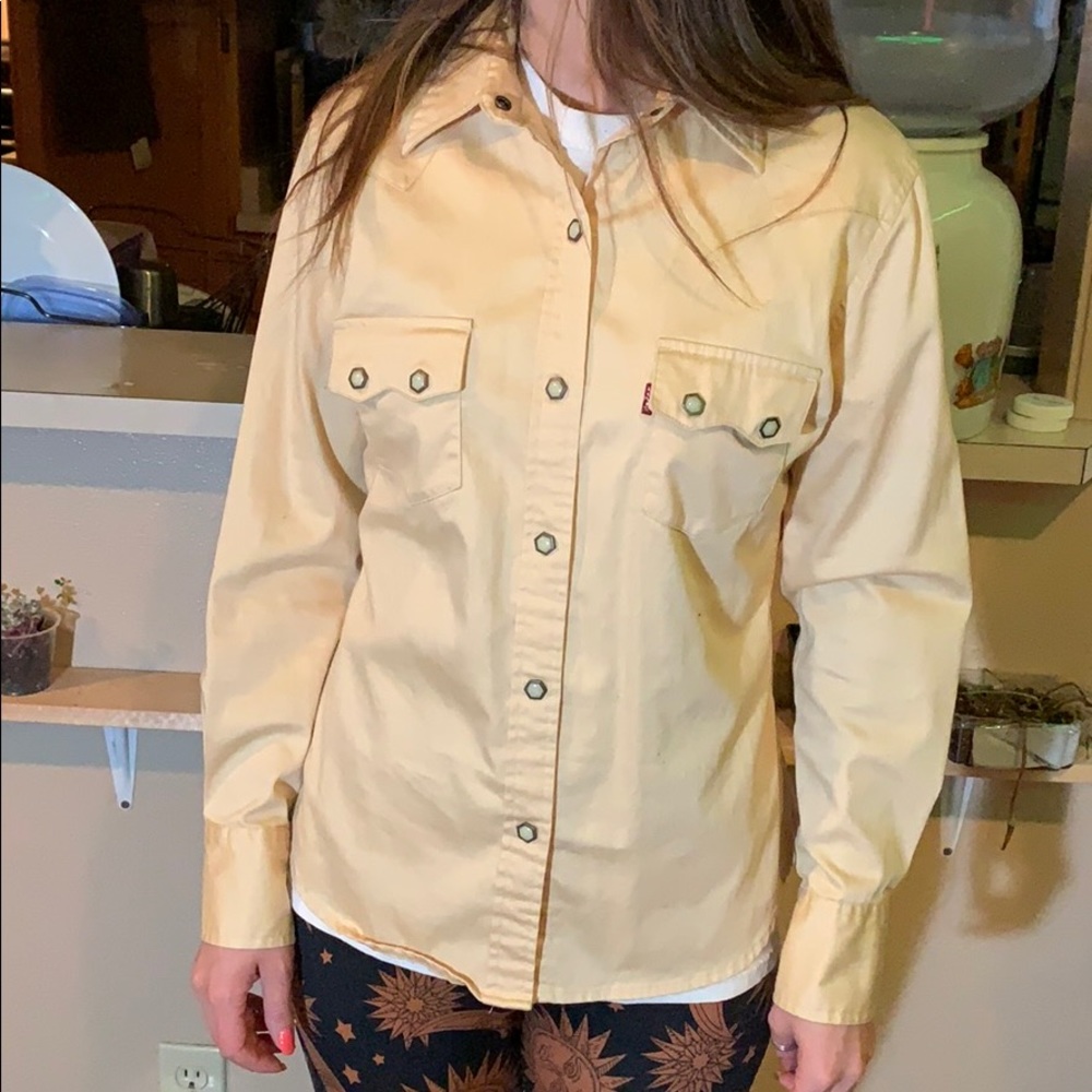 Levi’s button up